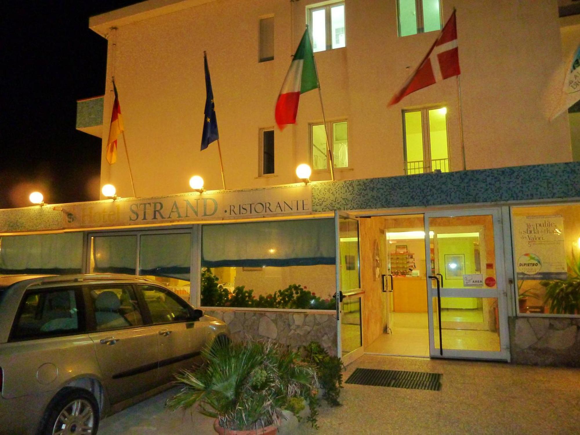 Hotel Strand マリーナ・ディ・モンテネーロ エクステリア 写真